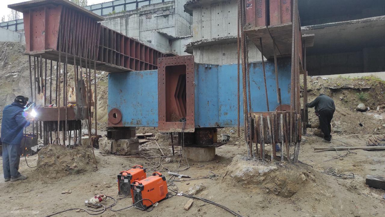 At the NVER construction site, direct testing of piles of various lengths has been completed.